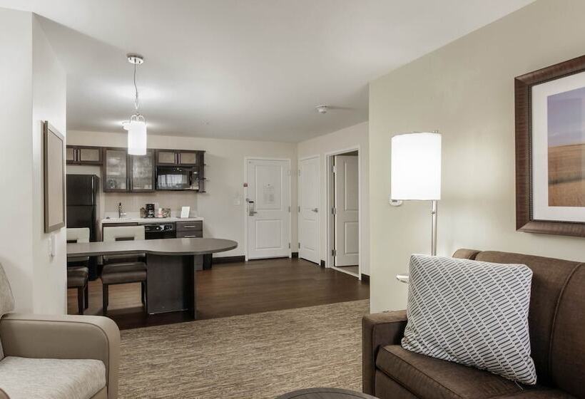 Люкс, Candlewood Suites   Brighton, An Ihg