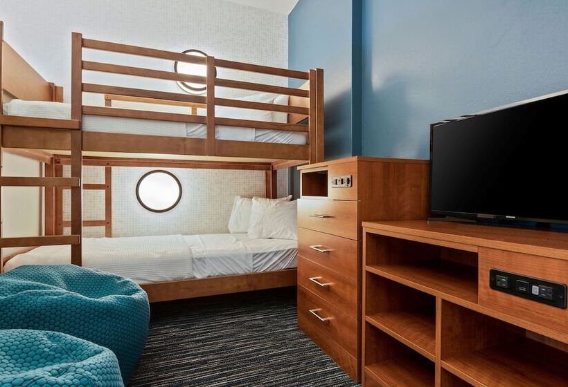 Люкс, Holiday Inn Express & Suites Orlando  Lake Buena Vista, An Ihg