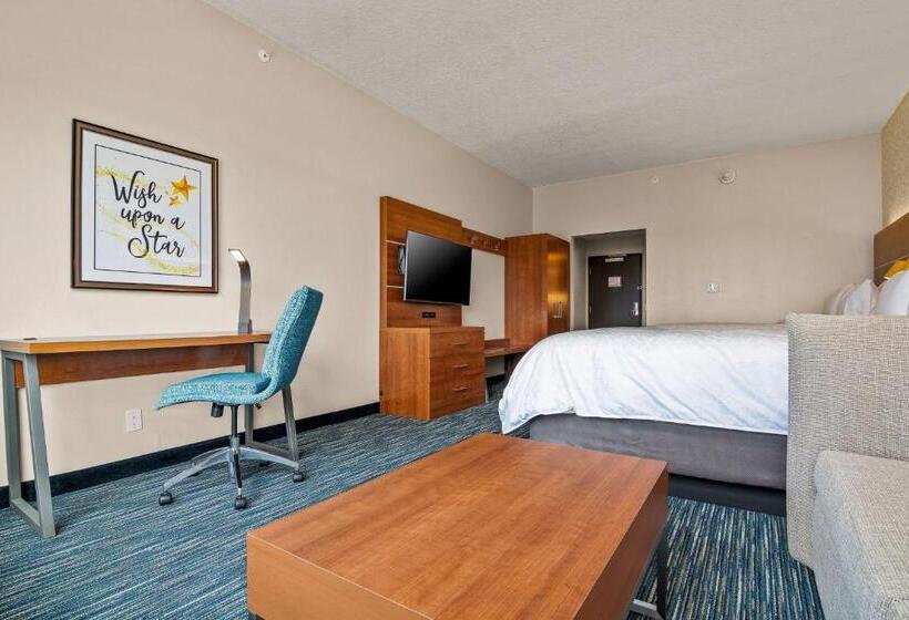 Люкс Кровать Кинг, Holiday Inn Express & Suites Orlando  Lake Buena Vista, An Ihg