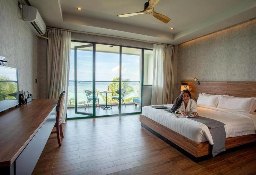 اتاق سوپریور یک تخته با چشم‌انداز دریا, Plumeria Maldives