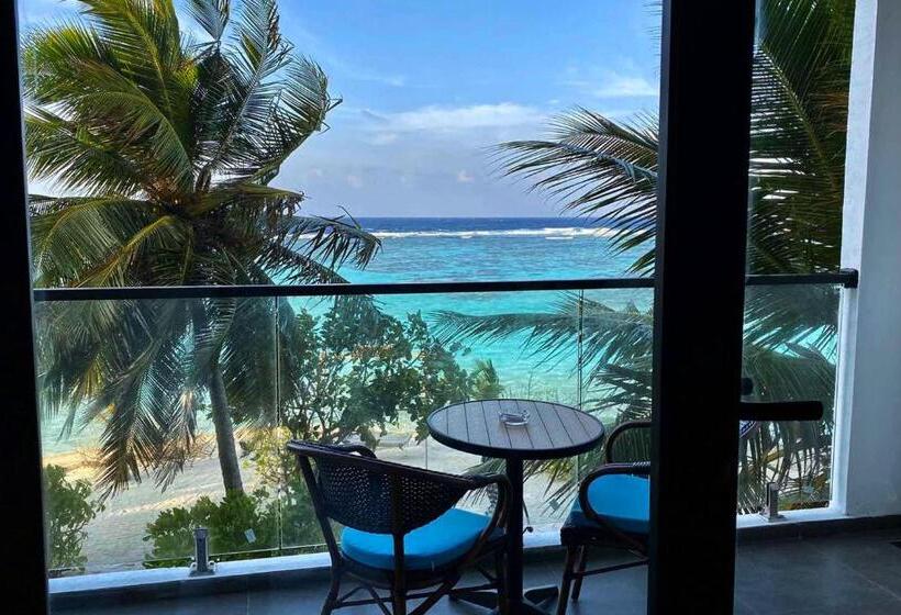 اتاق سوپریور یک تخته با چشم‌انداز دریا, Plumeria Maldives
