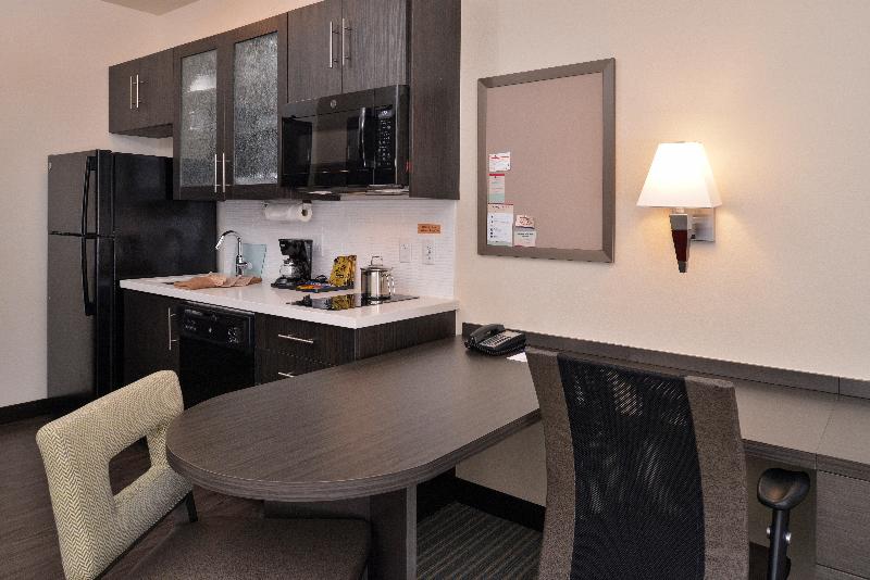 Люкс Кровать Кинг, Candlewood Suites   Austin Airport, An Ihg