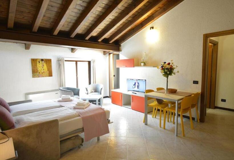 스탠다드 스튜디오, Residenza Corte Casara