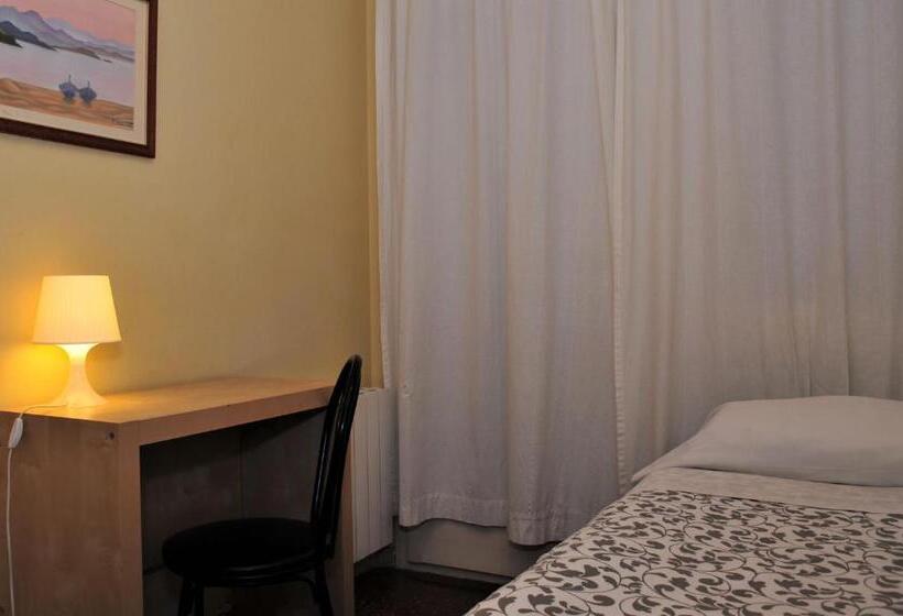 Номер Стандарт Индивидуальный Совместная Ванная, Hostal Bejar