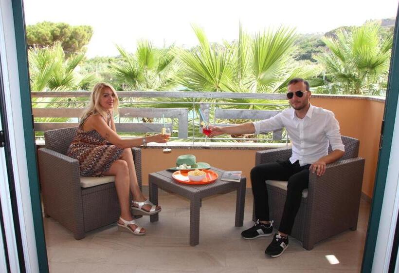 اتاق استاندارد چهار تخته, Il Calabriano Residence