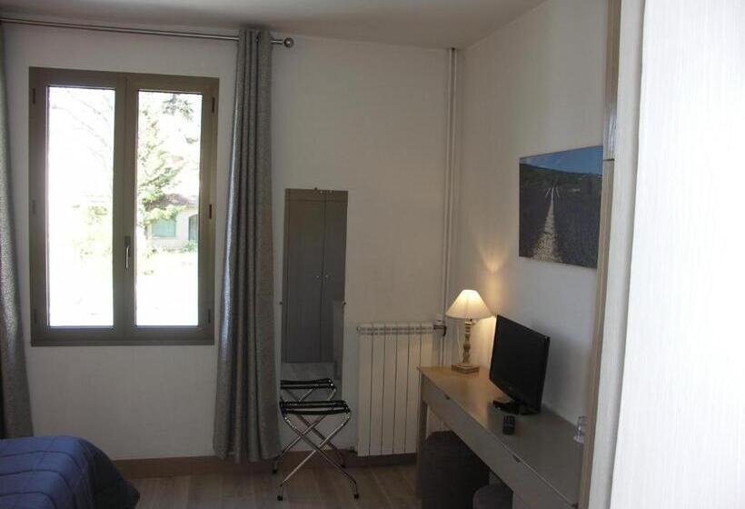 Номер Стандарт, Hôtel La Bonne Auberge