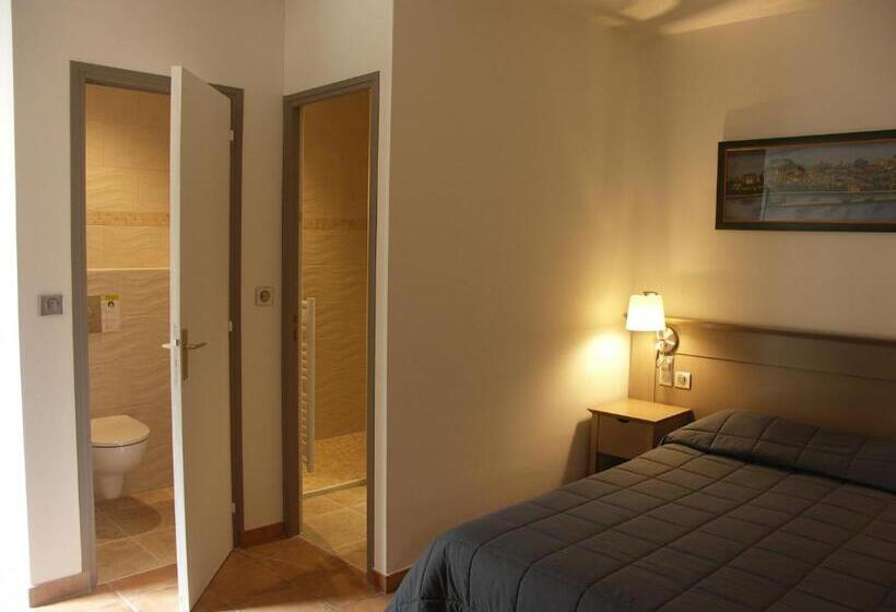 Четырехместный Номер Стандарт, Hôtel La Bonne Auberge