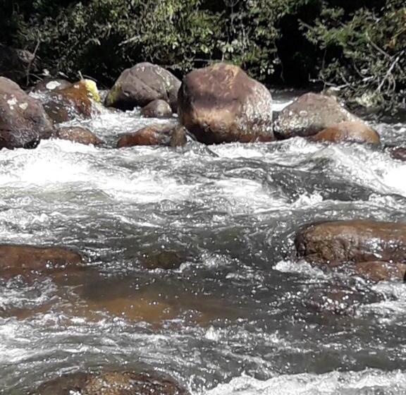 샬레, Pousada Estância Rio Acima