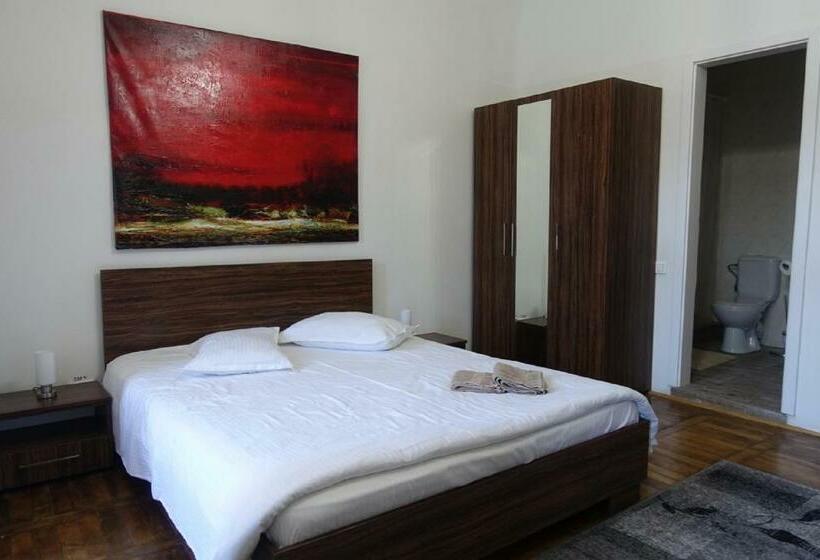 스탠다드 스튜디오, Casa Sforii Brasov