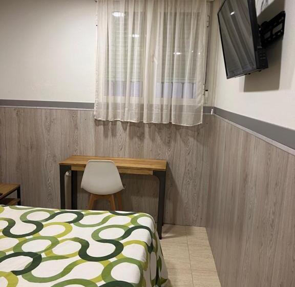 标准间内部标间, Hostal 82