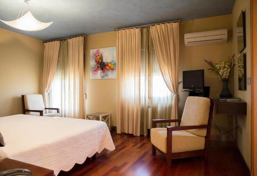 Номер Стандарт, Hostal Fuentefria
