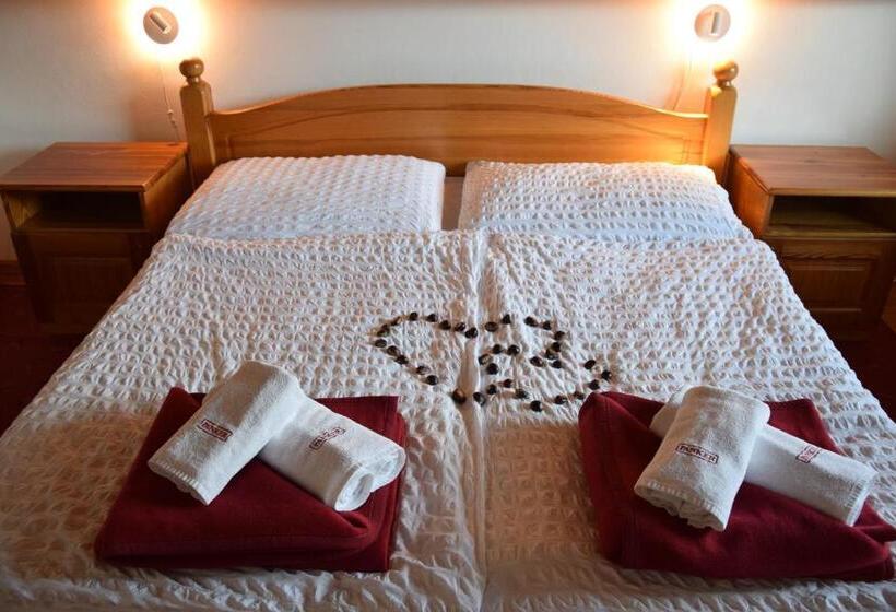 اتاق استاندارد سه نفره, Rooms And Apartments Panker