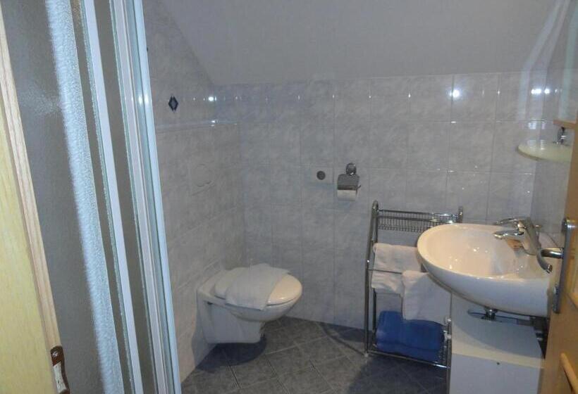 آپارتمان 1 خوابه با بالکن, Farm Stay Dolinar Krainer