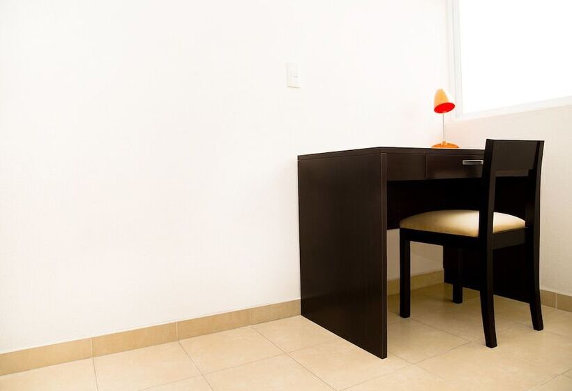 スタンダードスタジオ, Inn Express Hotel Tula