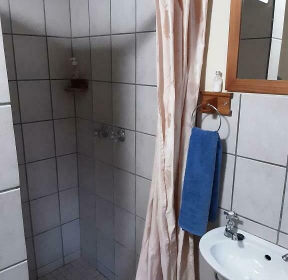 اتاق خانوادگی, Kai Oms Backpackers Lodge