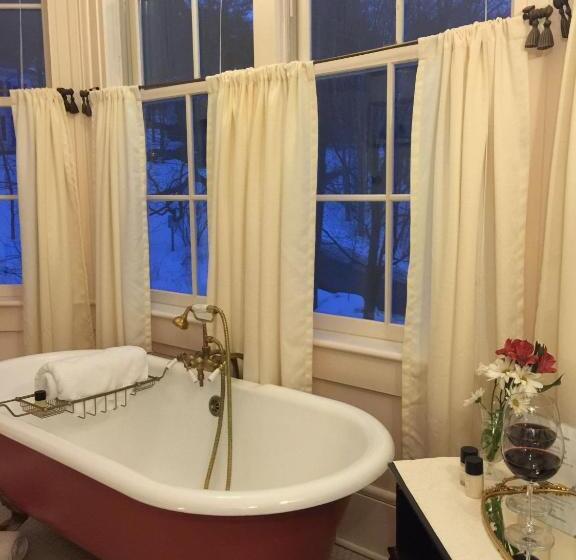 Номер Deluxe, Blackinton Manor