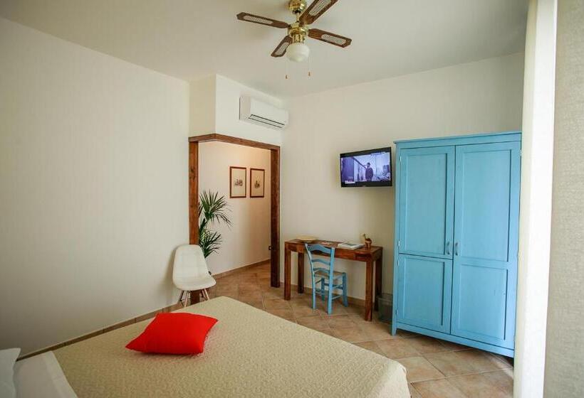 اتاق استاندارد با وان آب گرم, B&b Scirocco House