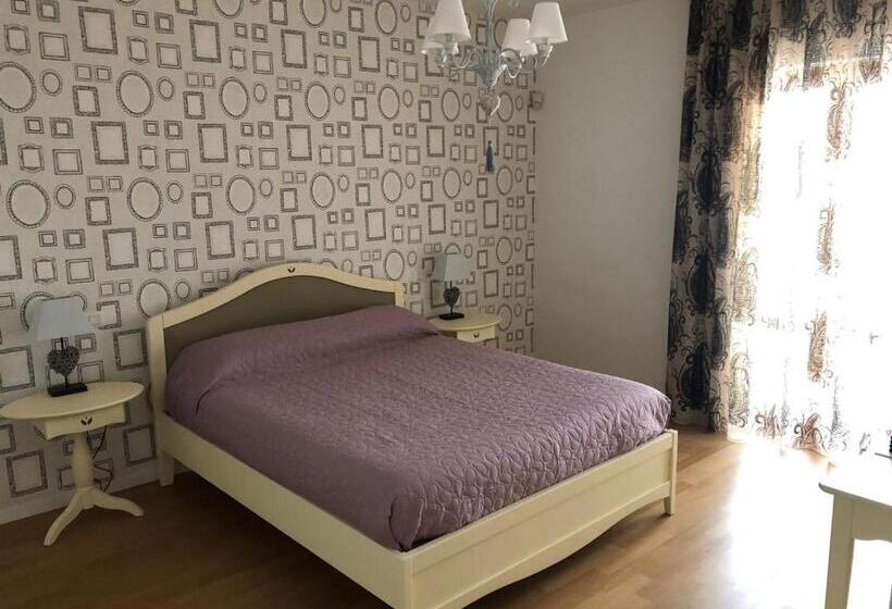 اتاق استاندارد با بالکن, Suberito Rooms&bar