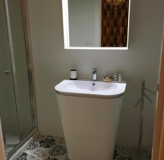 اتاق استاندارد با بالکن, Suberito Rooms&bar