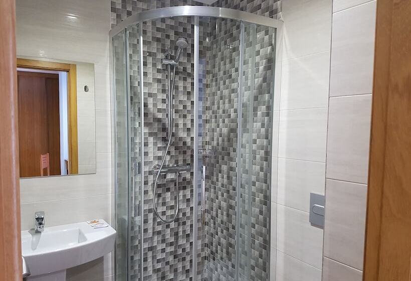 Номер Стандарт с Балконом, Hostal Camelot