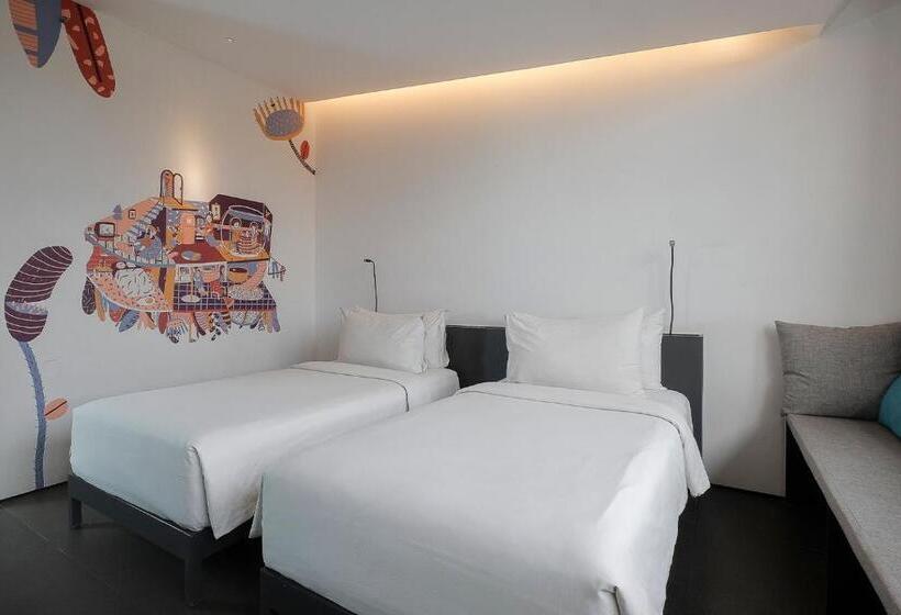 스탠다드 스튜디오, Artotel Gajahmada Semarang