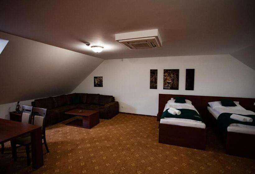 Номер Deluxe, Penzión Poľovník