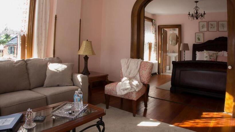 수피리어 스위트, Lamberson Guest House