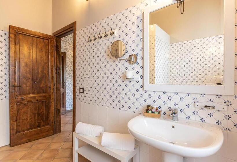 Трехместный Номер Deluxe, Casale Verdeluna Wine Resort