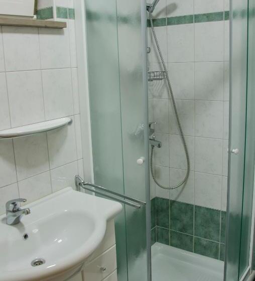 اتاق استاندارد سه تخته با بالکن, Miškar Rooms