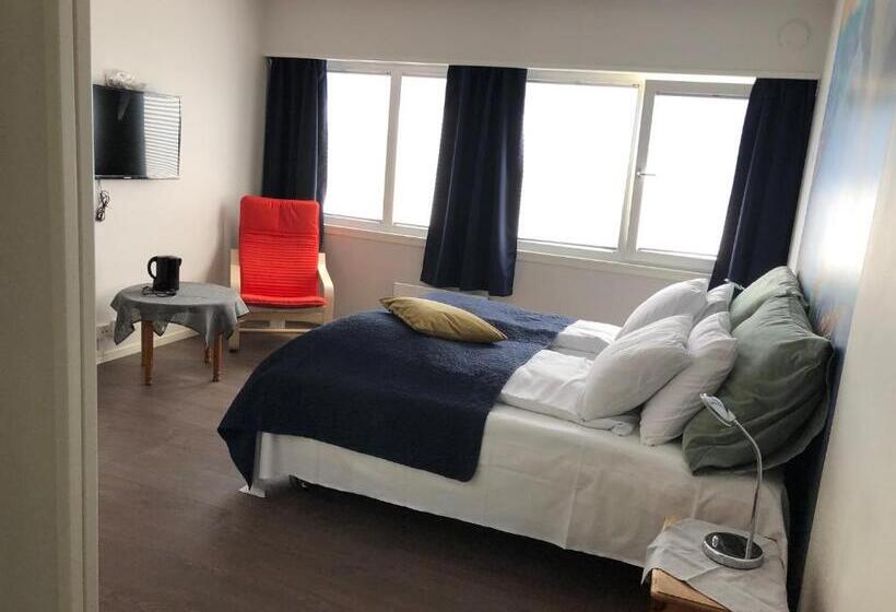 Семейный Номер, Husnes Sentrum Hotell