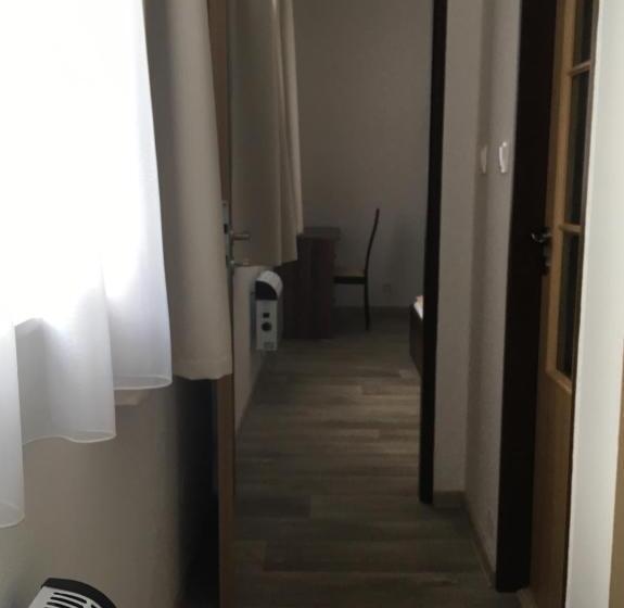 套房, Pension Palla