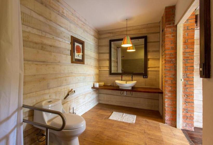 장애인을 위한 킹사이즈 침대 스탠다드 룸, Latica Lodge