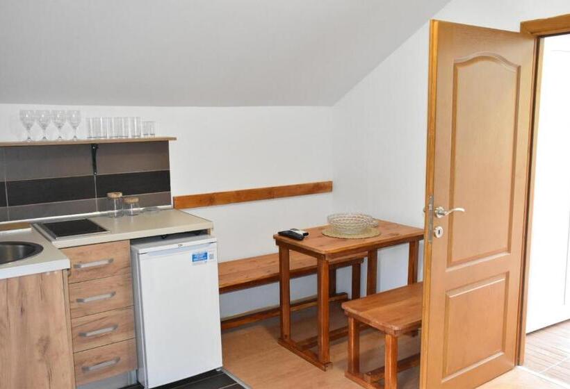 سوئیت 2 خوابه, Aparthotel Koliba