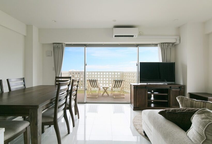Люкс с Террасой, Hideout Okinawa Uruma