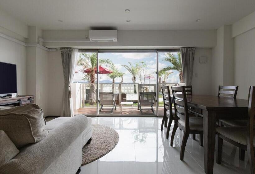 Люкс с Террасой, Hideout Okinawa Uruma