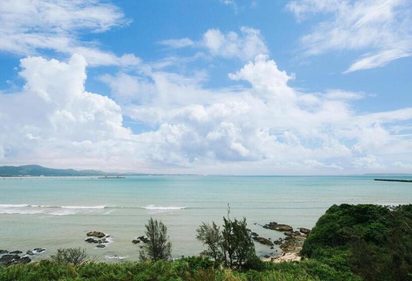 Люкс Повышенной Комфортности, Hideout Okinawa Uruma