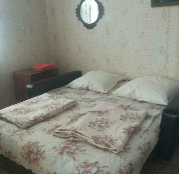 اتاق راحتی سه تخته, Guest House Knarik