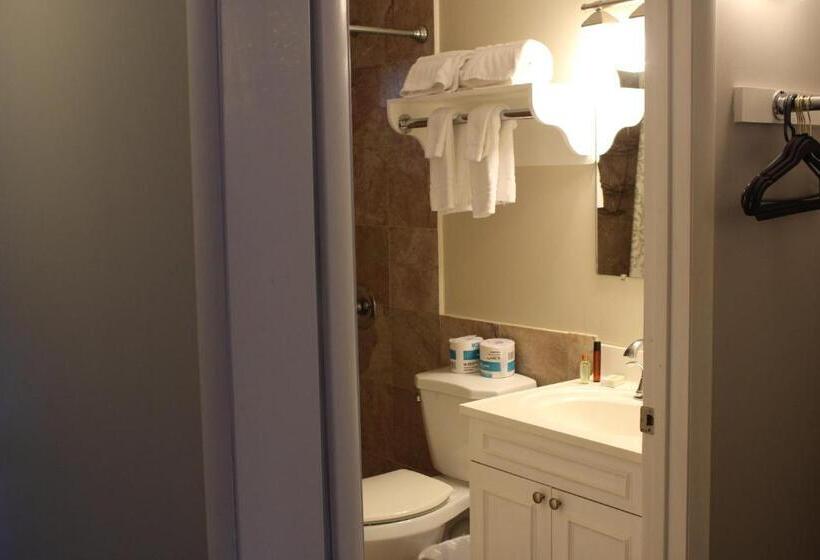 Четырехместный Номер Стандарт, Catskill Seasons Inn