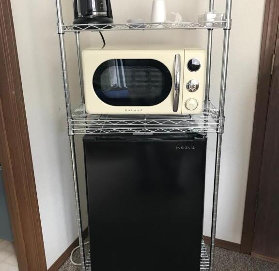 Номер Стандарт, Rock Creek Mercantile & Motel