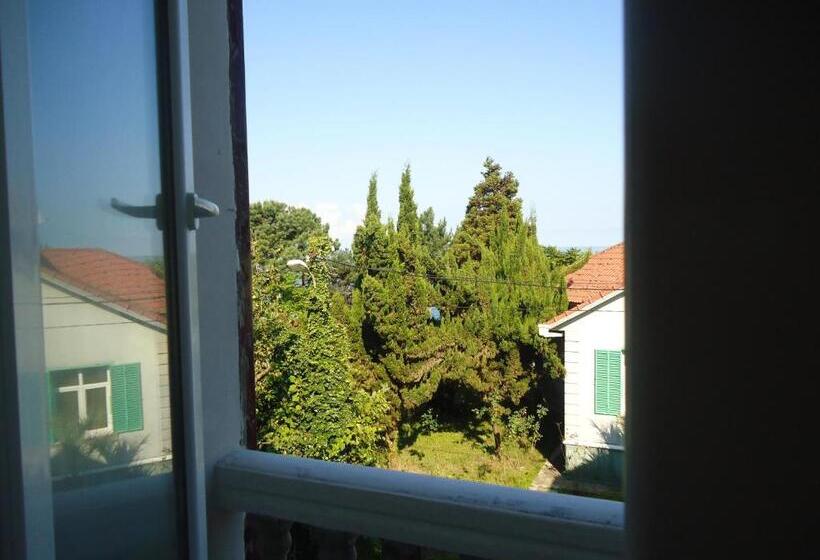 اتاق استاندارد با چشم‌انداز دریا, Gios Guest House