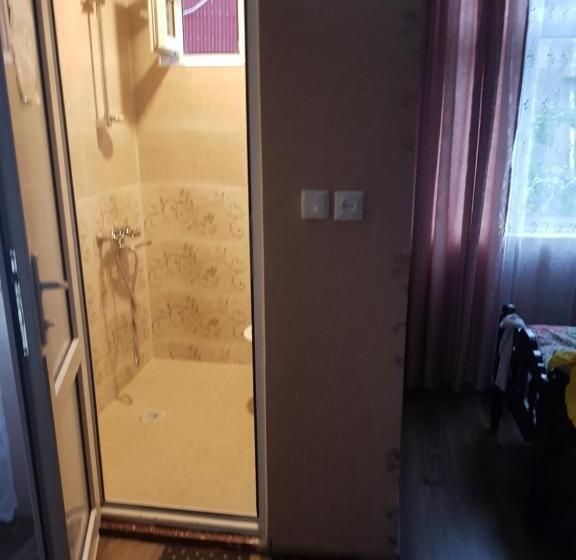 اتاق استاندارد با چشم‌انداز, Gios Guest House