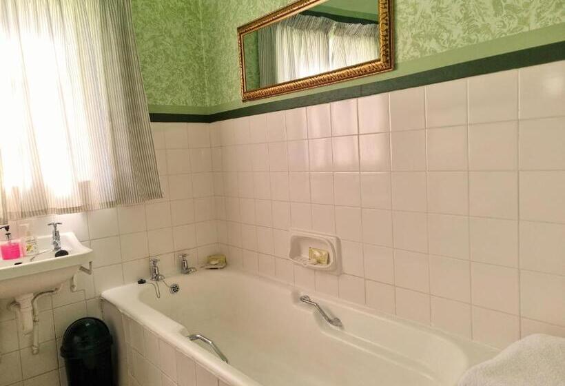 Семейный Номер Вид на Горы, Mountain View Country Inn
