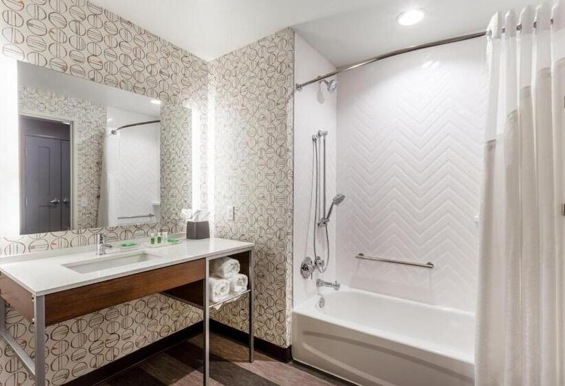Номер Стандарт Адаптированный для Инвалидов, Holiday Inn & Suites Cedar Falls Waterloo Event Ctr, An Ihg