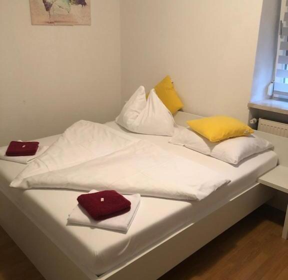 Номер Стандарт Трехместный, Center Rooms Villach