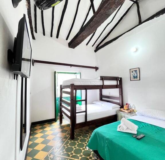 디럭스 룸, Green Door San Gil