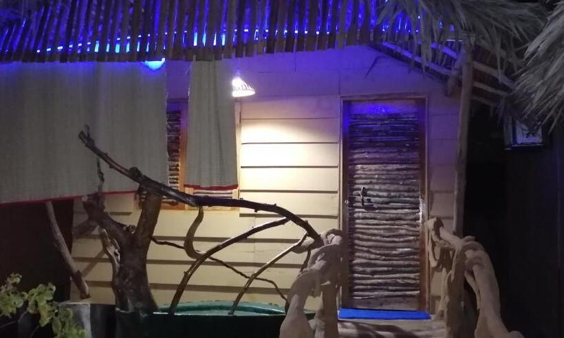 اتاق استاندارد سه نفره, Nature Beach Huts
