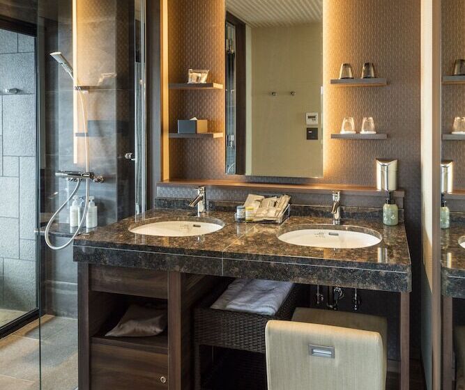 Четырехместный Номер Стандарт, The Lake Suite Ko No Sumika