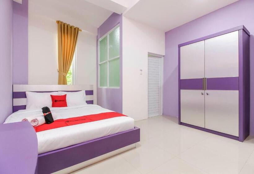 Номер Deluxe, Reddoorz Plus Near Stasiun Bekasi