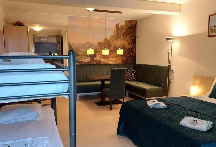 스탠다드 스튜디오, Lodge 61 Hotel Aan Het Water