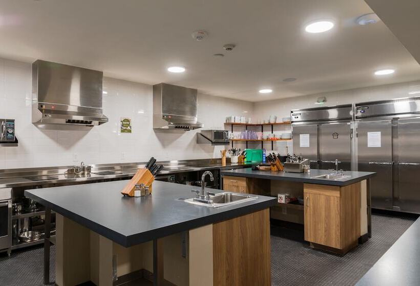 מיטה בחדר משותף, Hi New Orleans Hostel